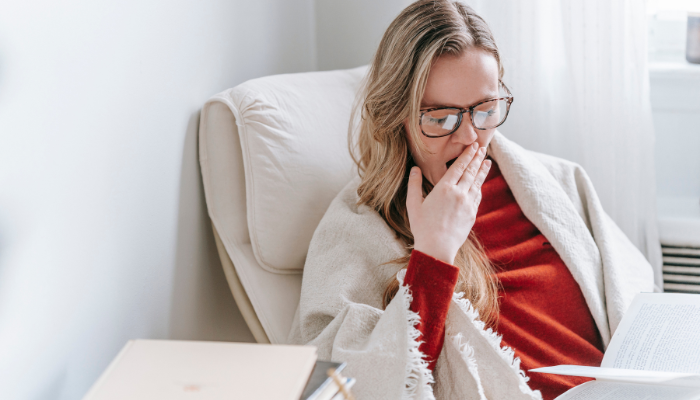 Comment interpréter une insomnie avant mes règles ?