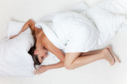 femme dans le lit