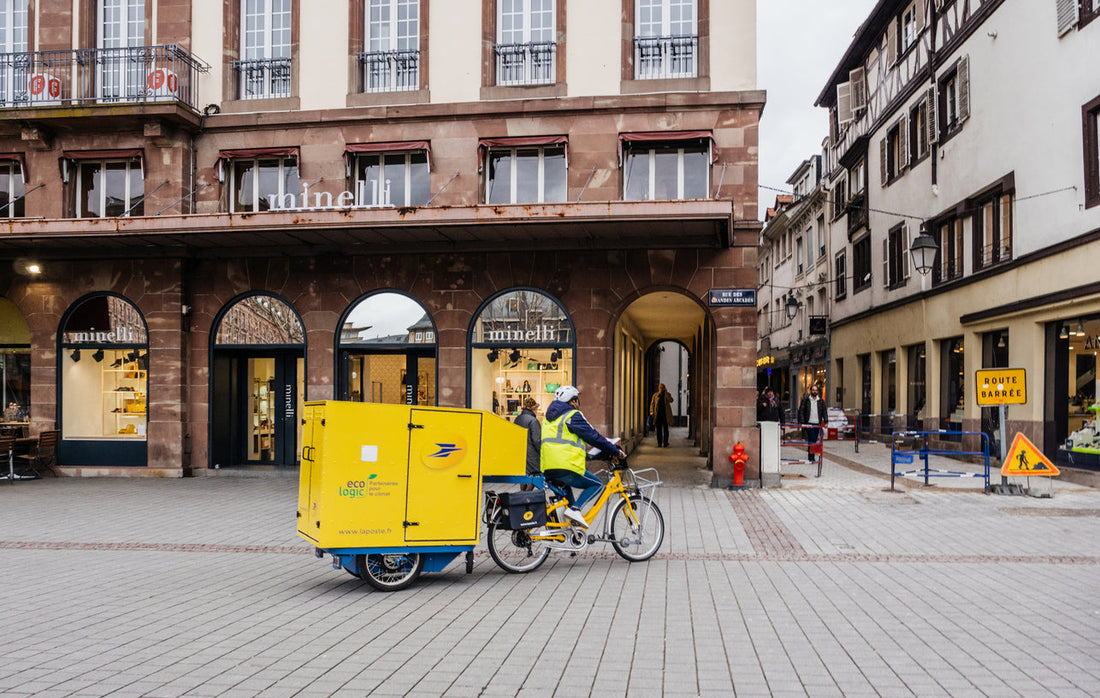 Vélocargo la poste distribution colis