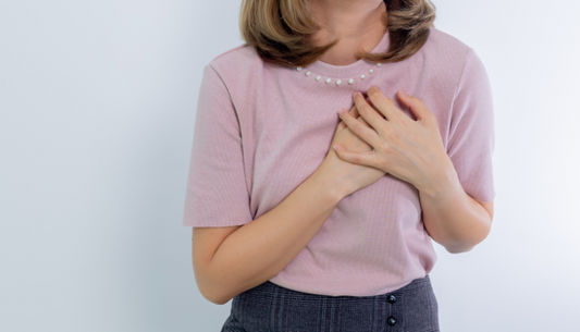 mal aux seins avant les menstruations